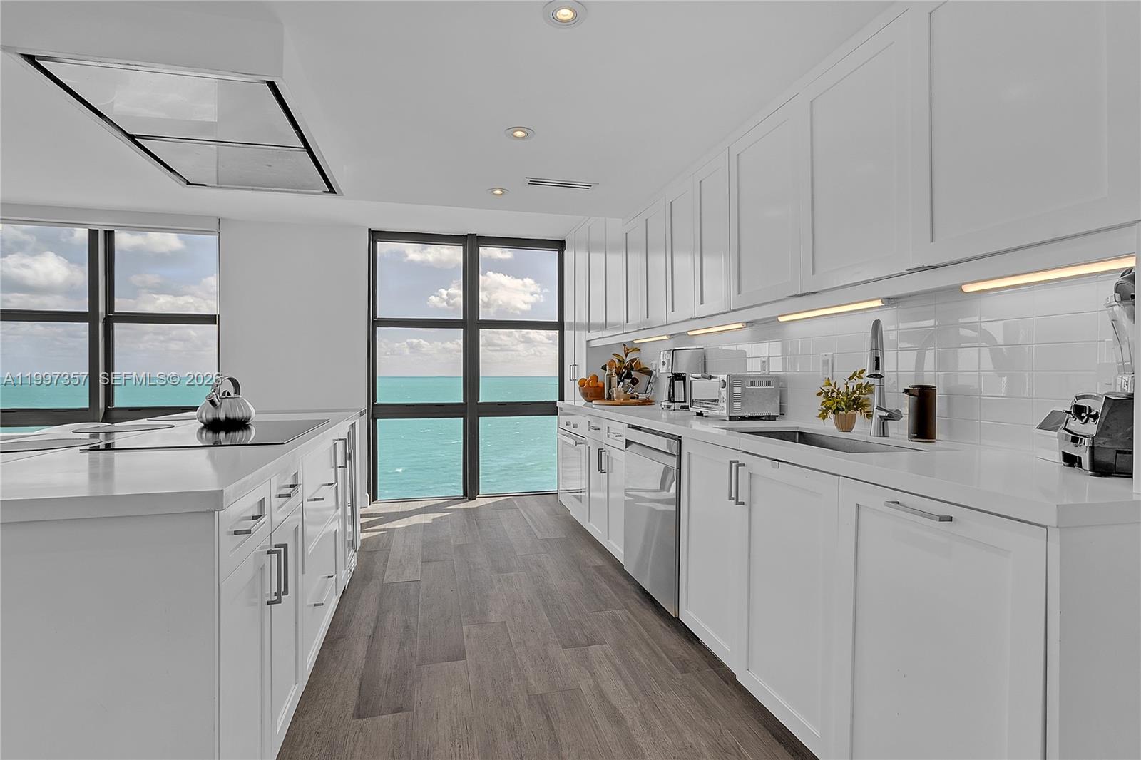 1111 Crandon Blvd # B807