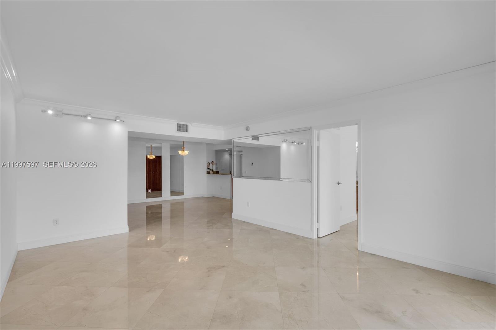 2333 Brickell Ave # 1109