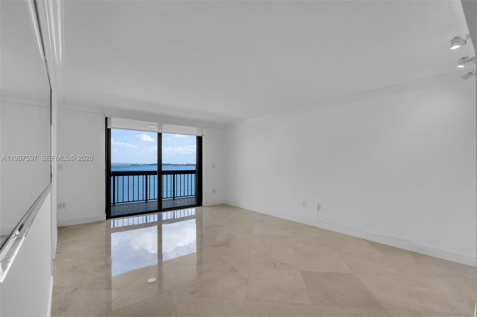 2333 Brickell Ave # 1109