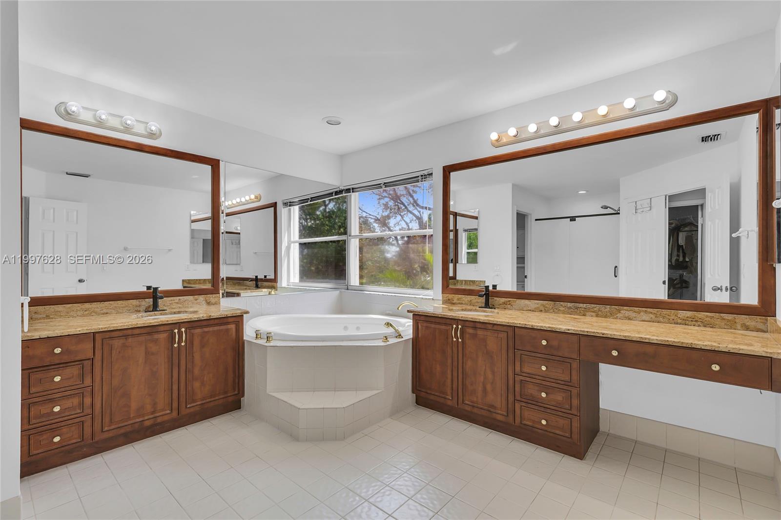 10974 N Danbury Way