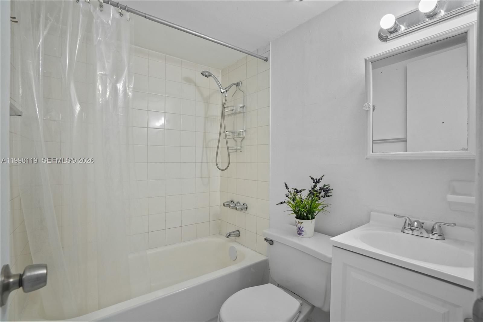 461 SW 7th St # 5