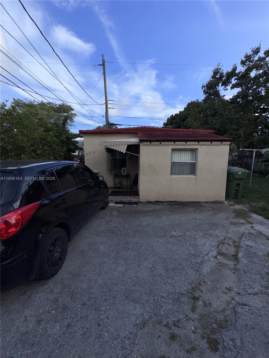 2416 SW 12th St