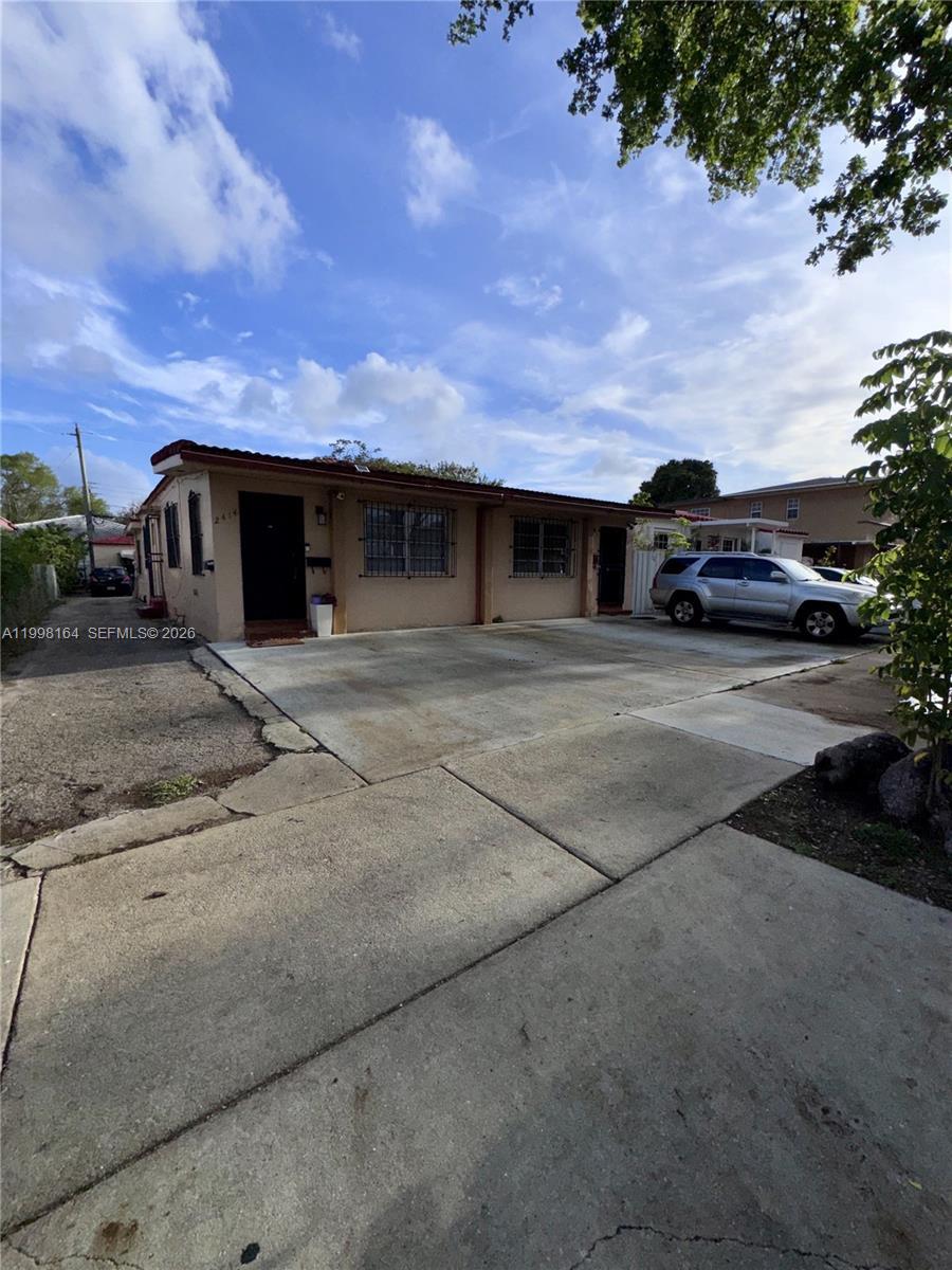 2416 SW 12th St