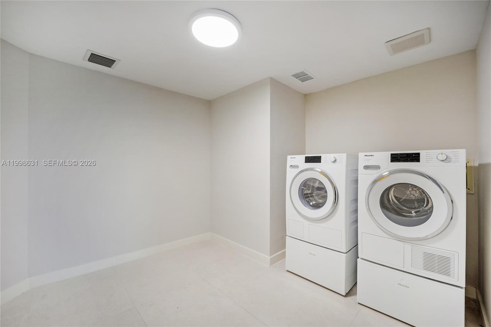 251 Crandon Blvd # 1037