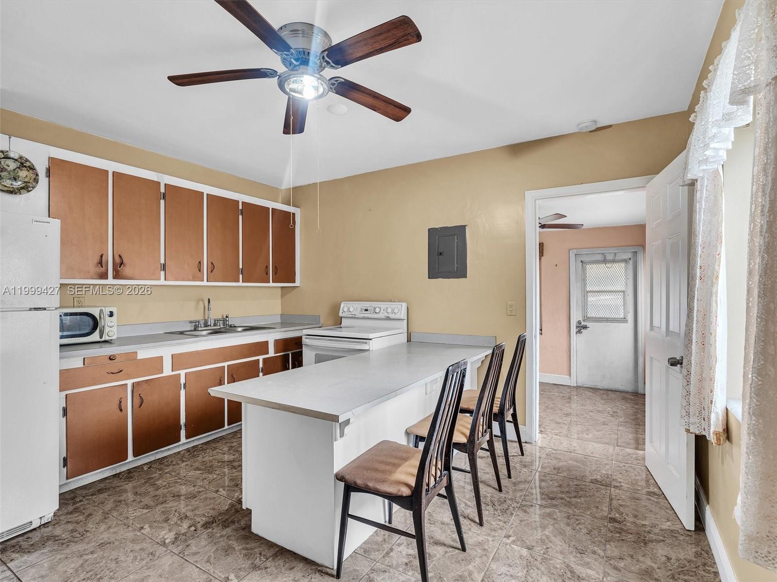 10 SW 72nd Ave