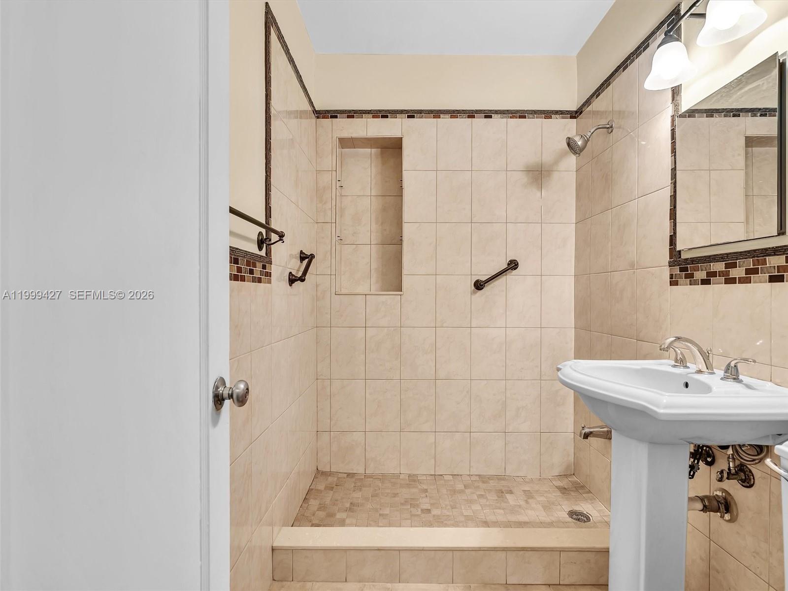 10 SW 72nd Ave