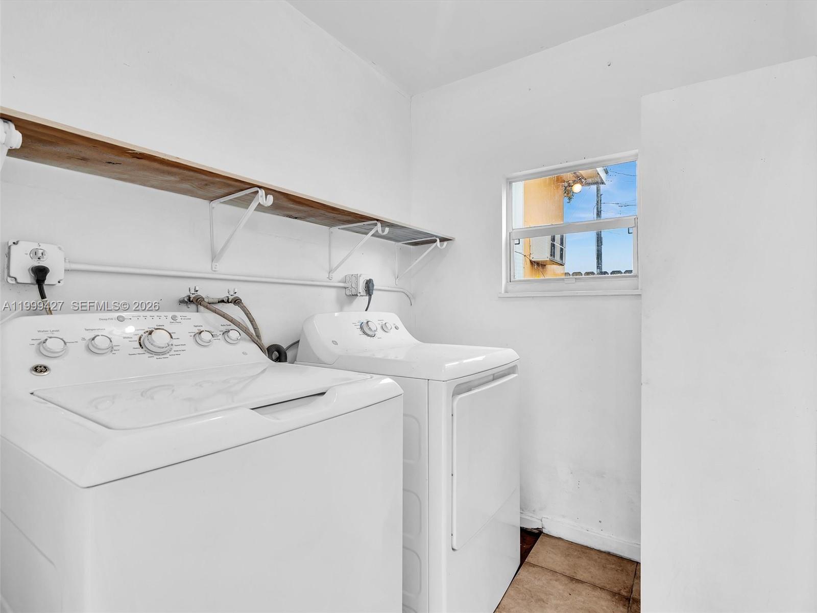 10 SW 72nd Ave