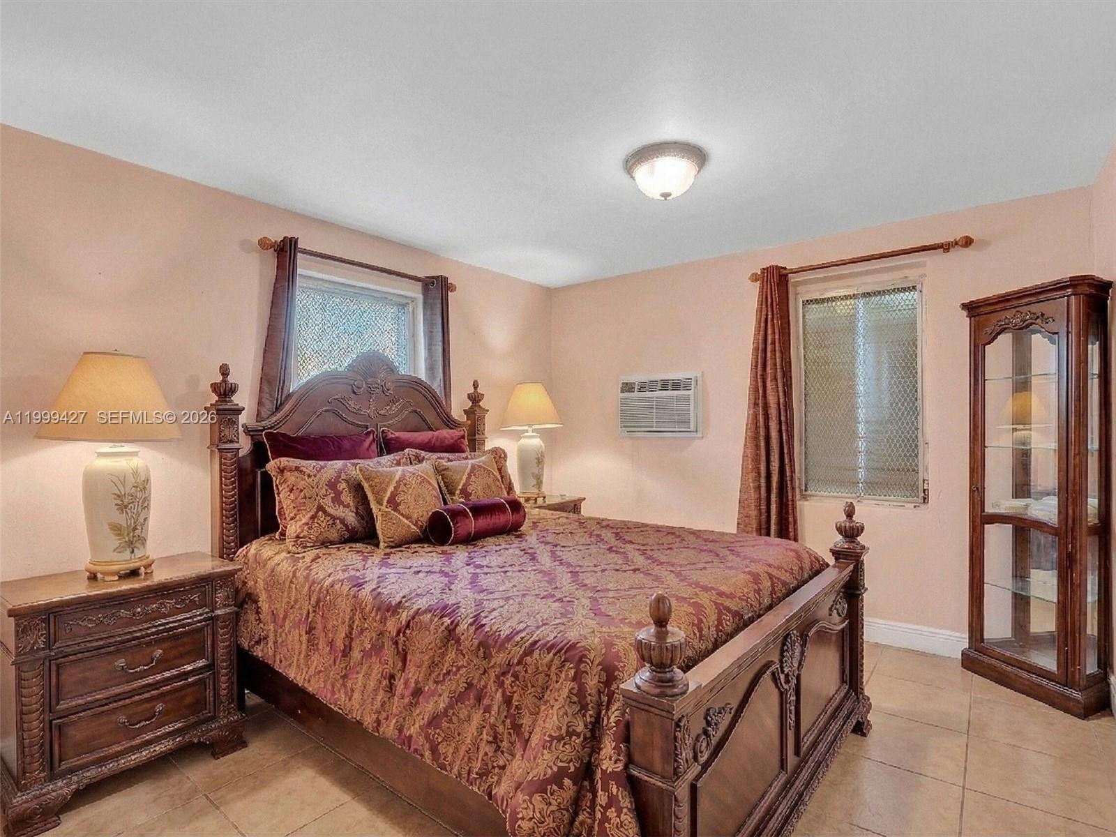 10 SW 72nd Ave