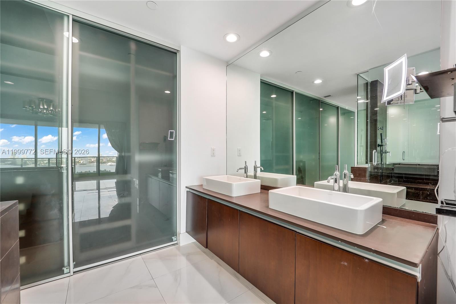 1040 Biscayne Blvd # 1001