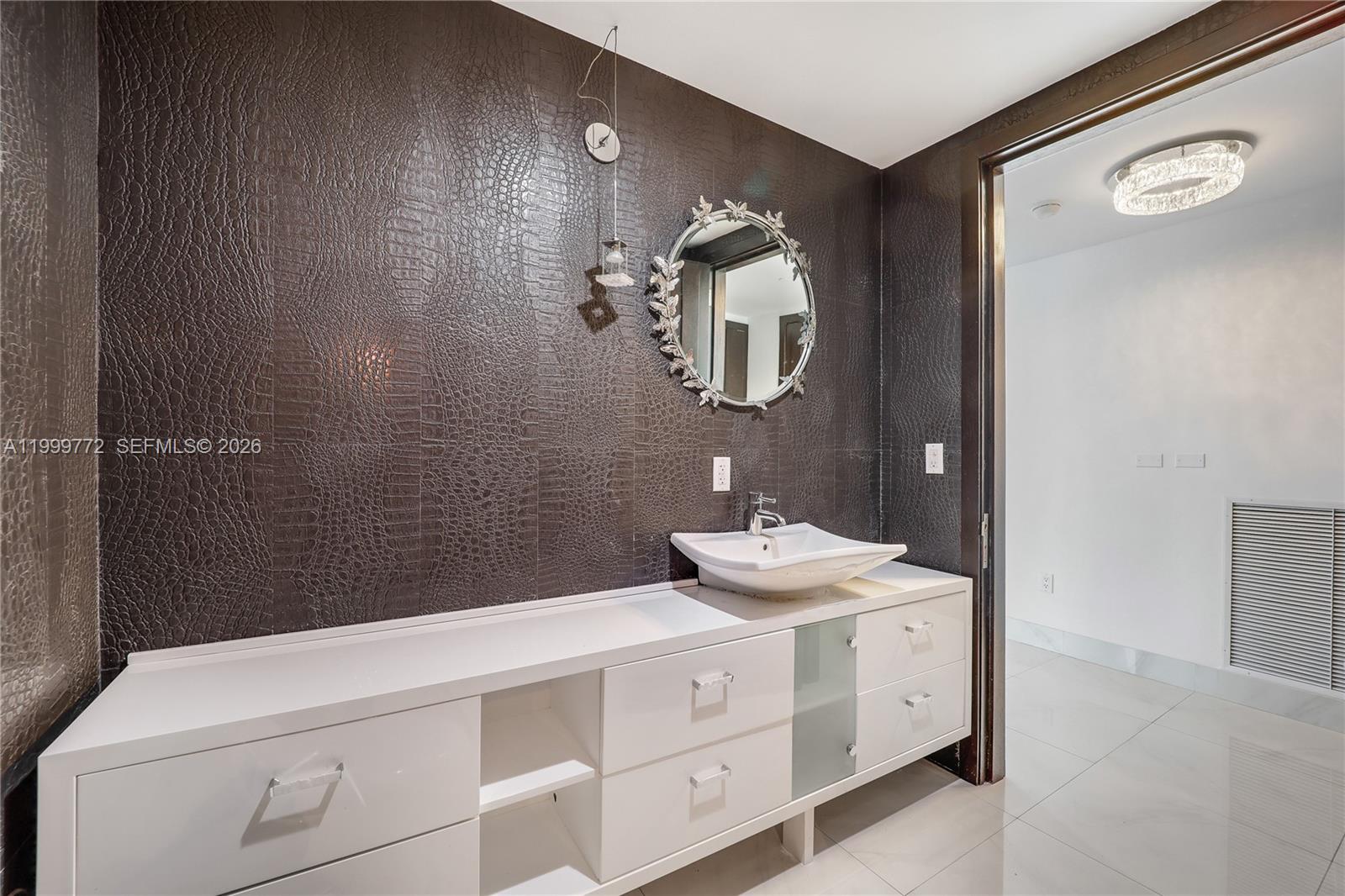 1040 Biscayne Blvd # 1001