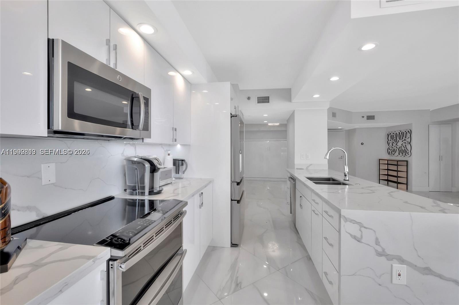 16425 Collins Ave # 1612