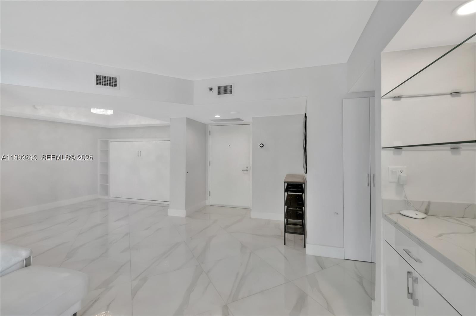 16425 Collins Ave # 1612