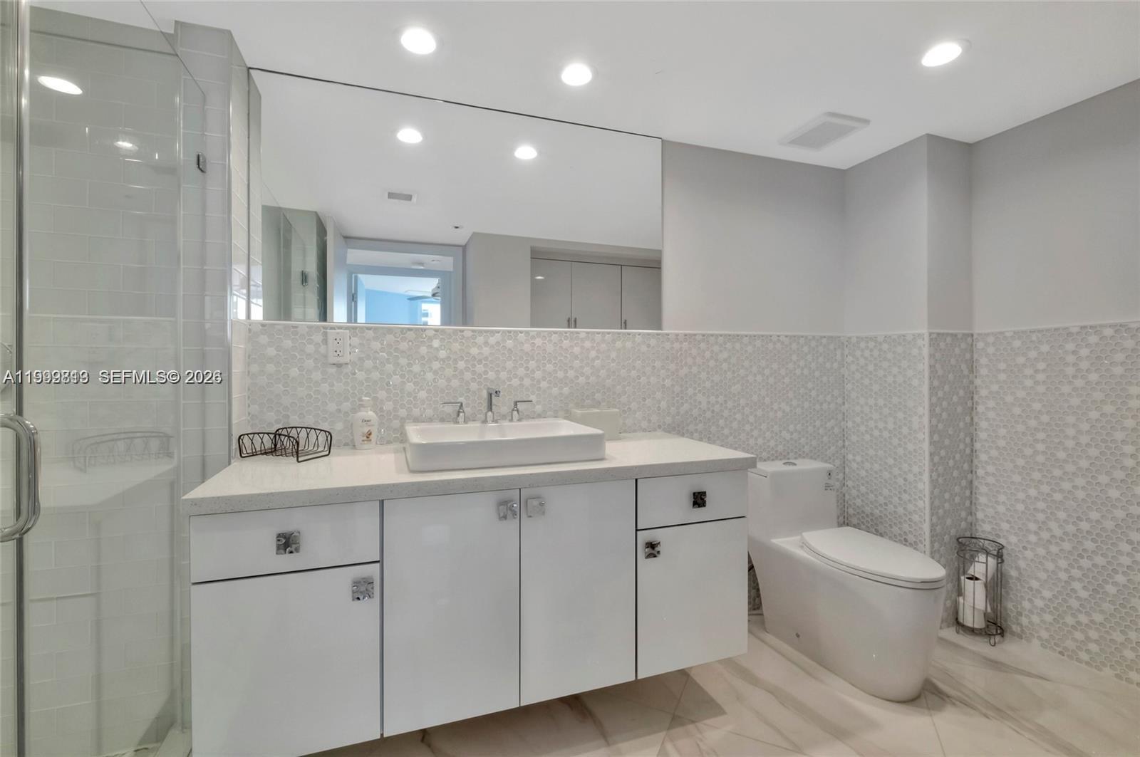16425 Collins Ave # 1612