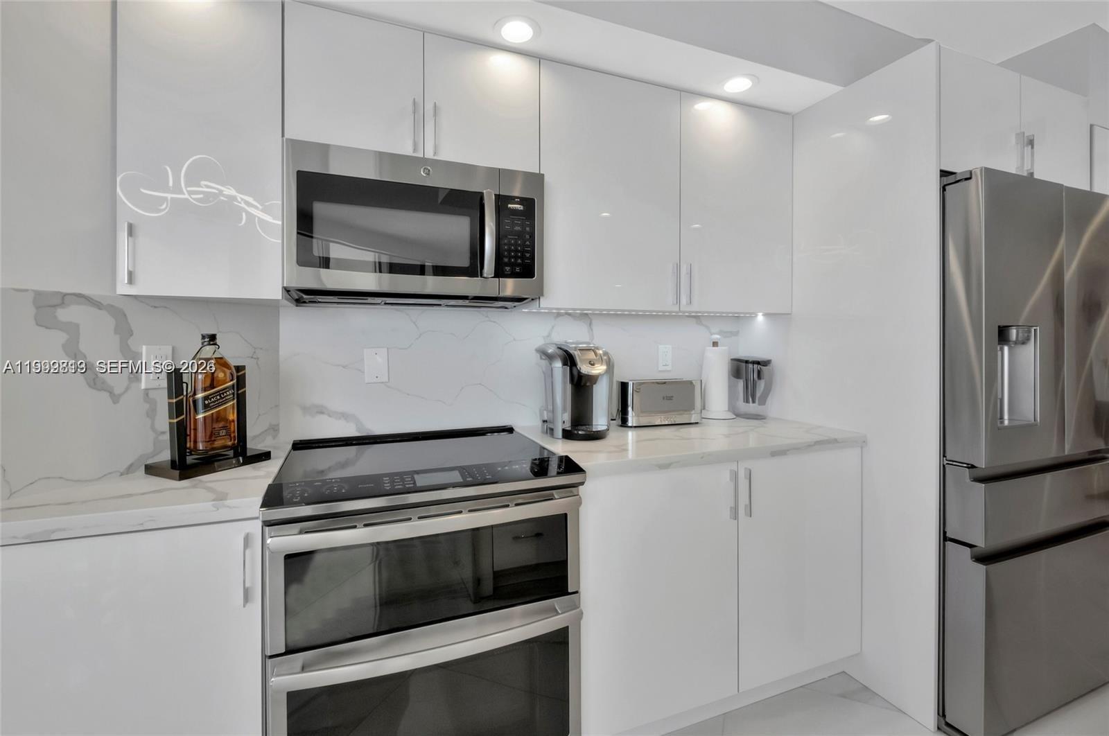 16425 Collins Ave # 1612