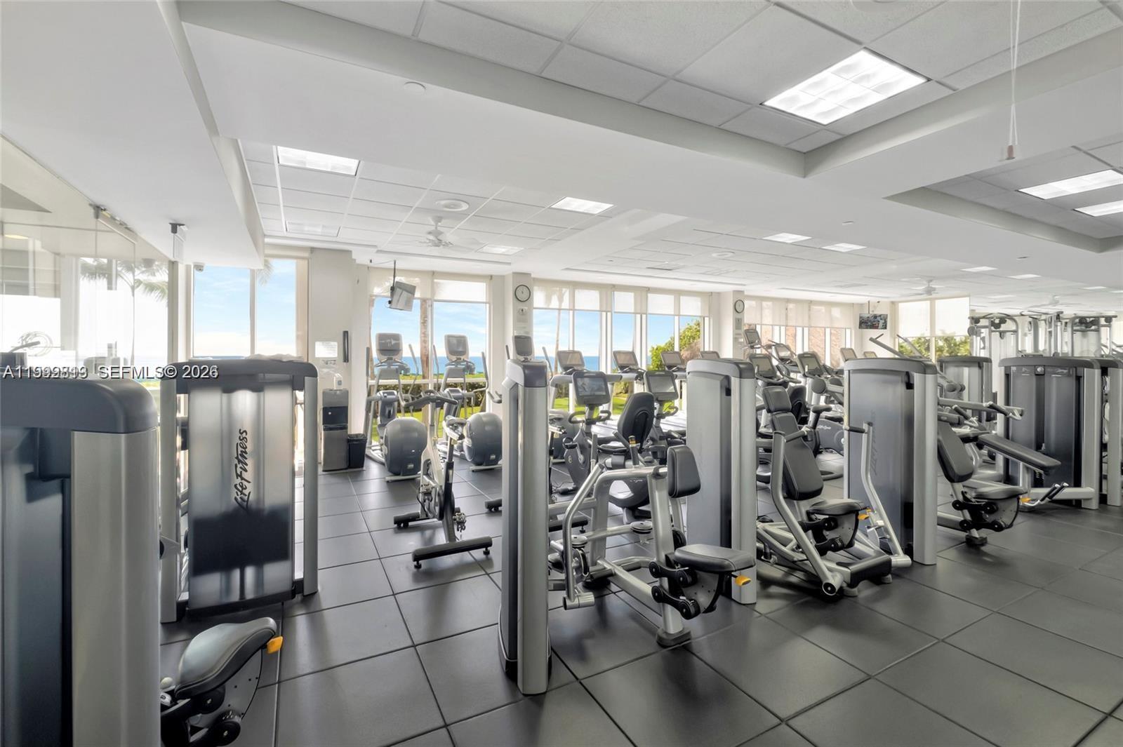 16425 Collins Ave # 1612