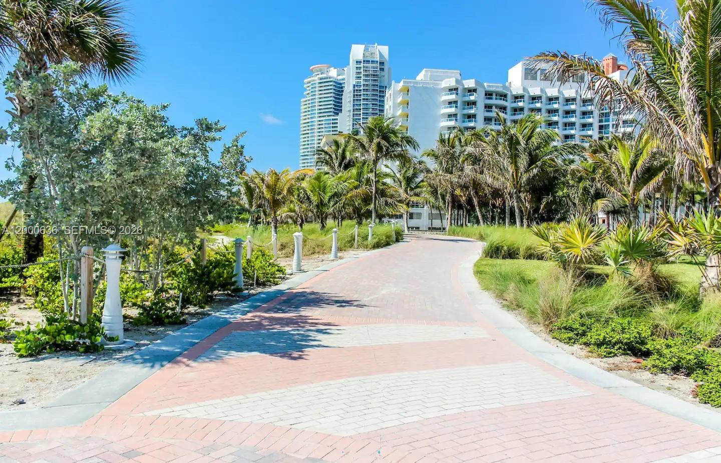 2615 Collins Ave # 37