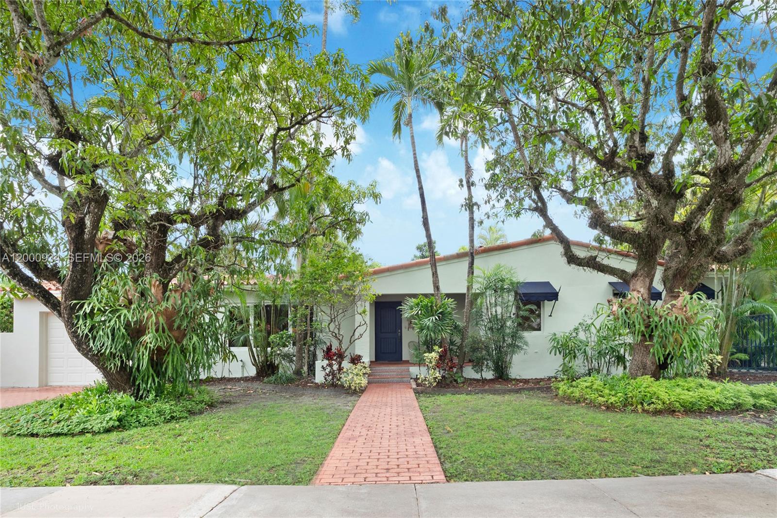 1215 Cordova St