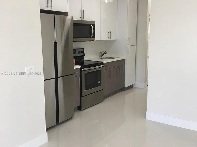44 NW 10th Ave # 4