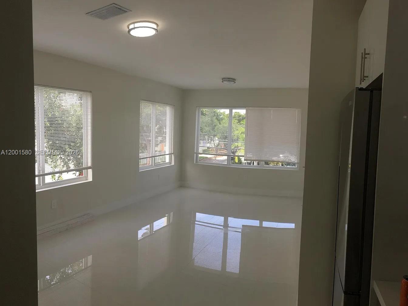 44 NW 10th Ave # 2