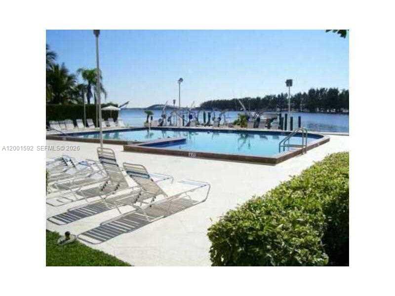 150 SE 25 RD # 8L