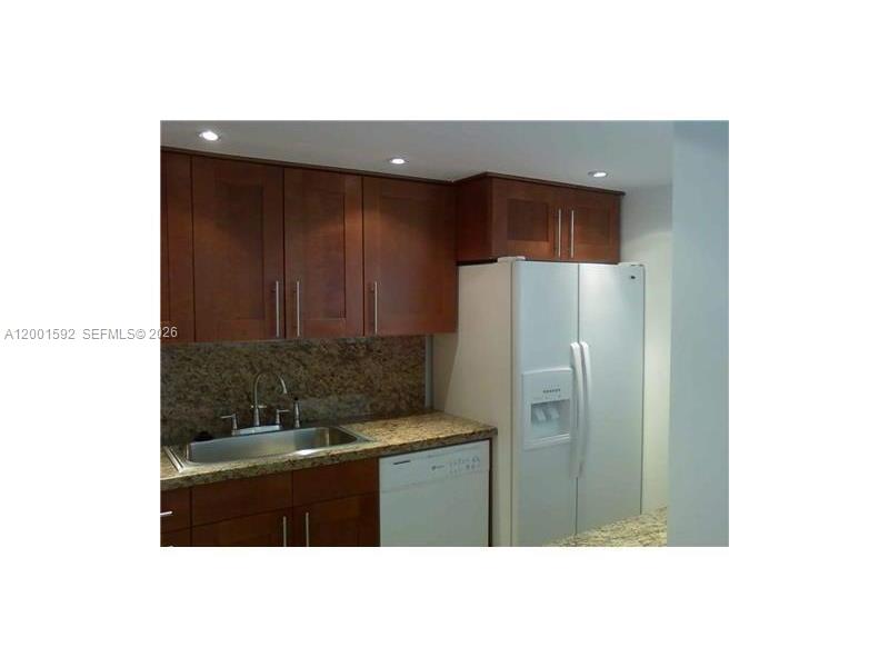 150 SE 25 RD # 8L