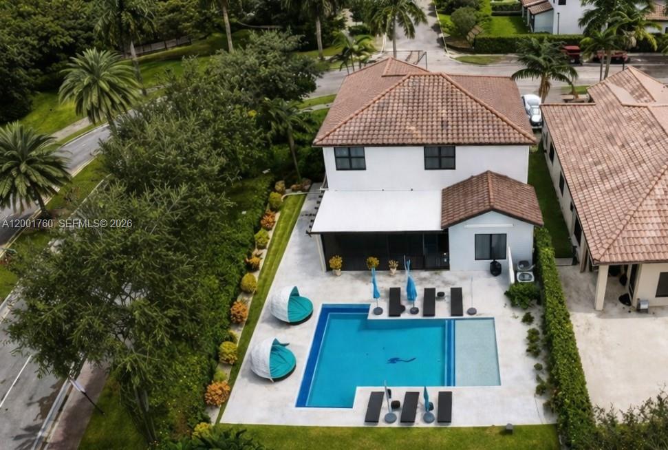 8537 NW 39th Ct
