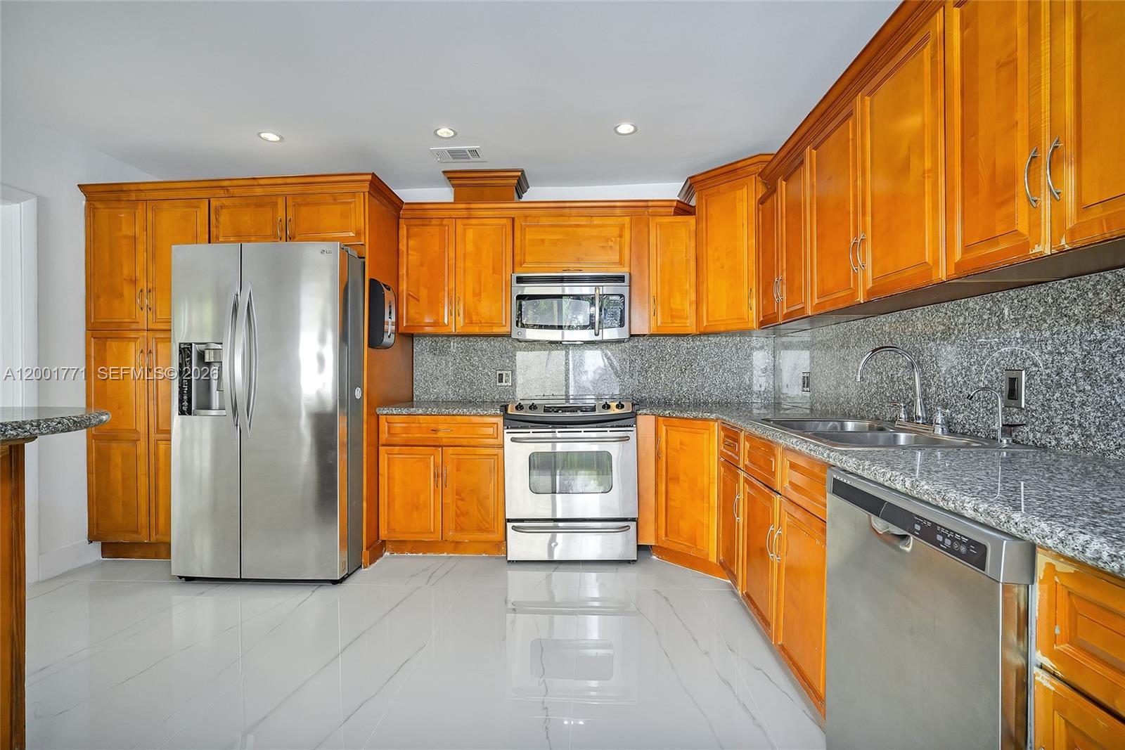 230 CRANWOOD DR