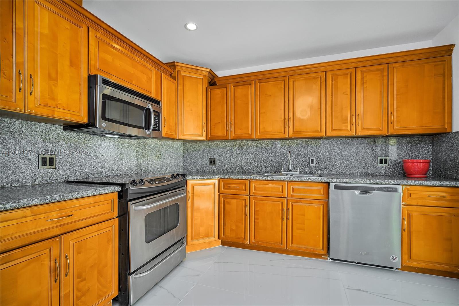230 CRANWOOD DR