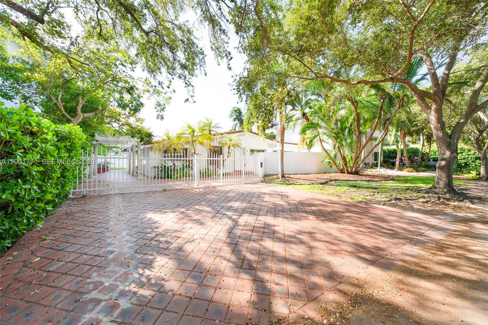 230 CRANWOOD DR