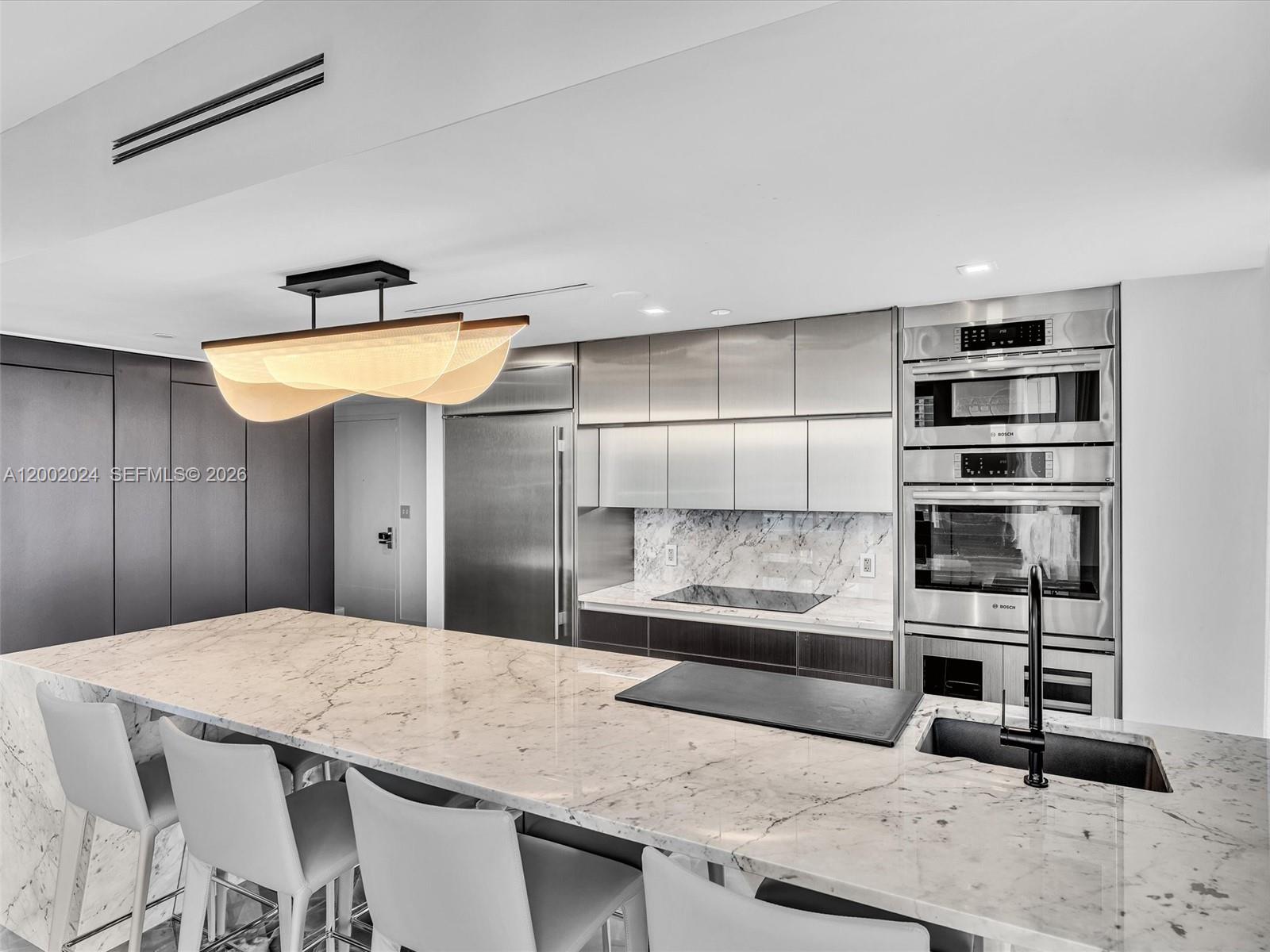 475 Brickell Ave # 2715