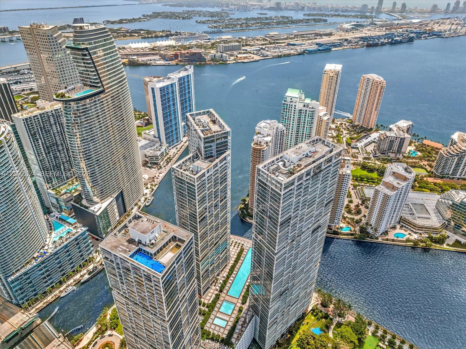 475 Brickell Ave # 2715