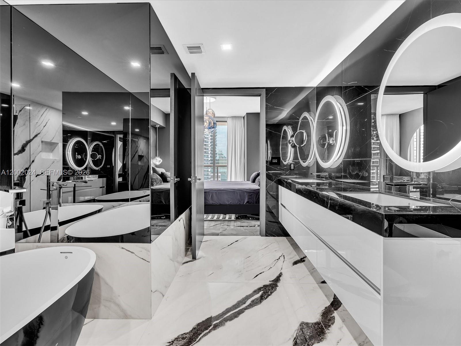 475 Brickell Ave # 2715