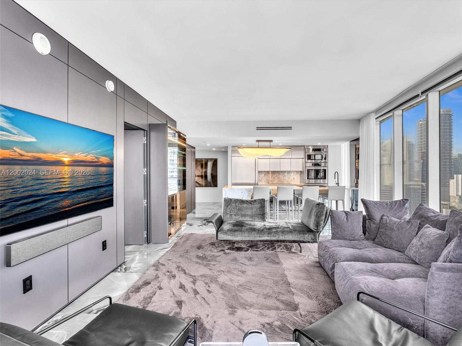 475 Brickell Ave # 2715