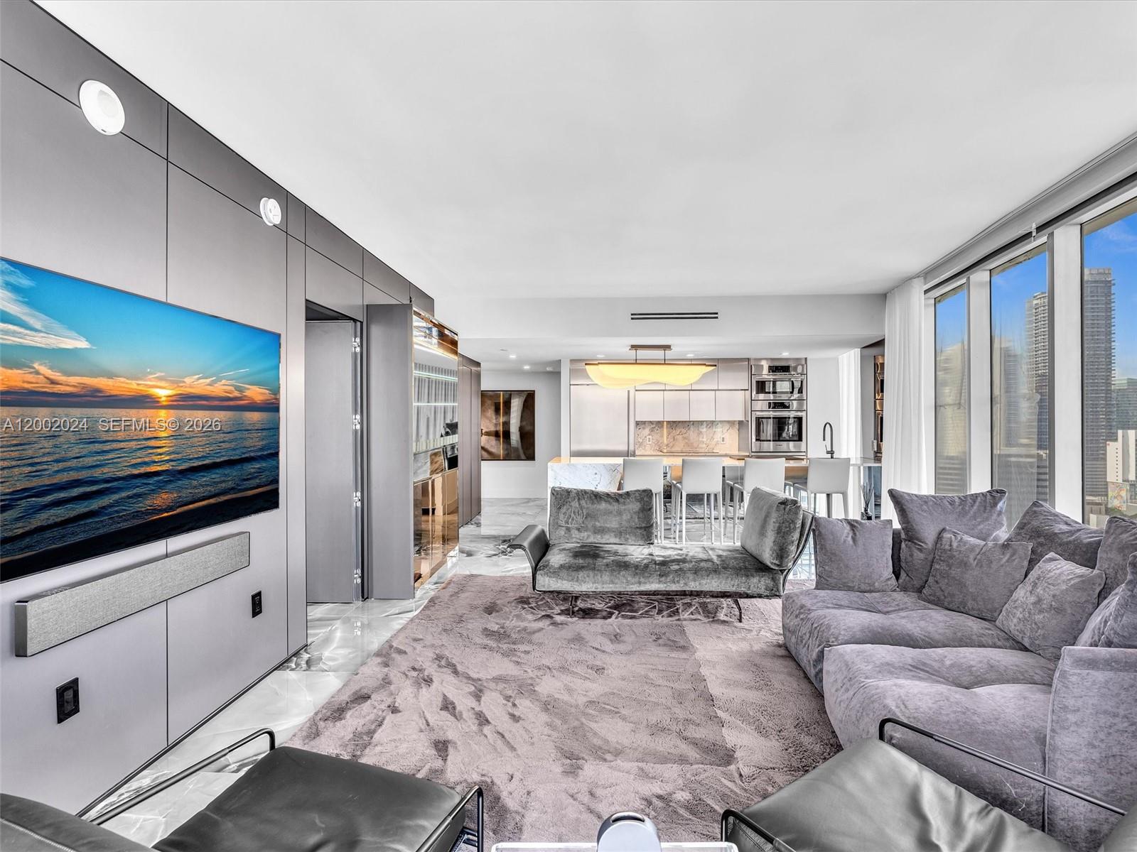 475 Brickell Ave # 2715