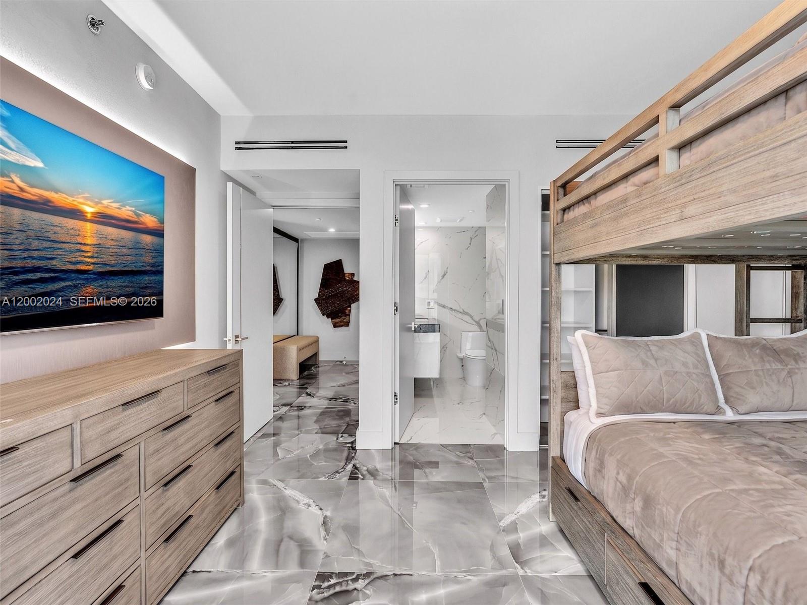 475 Brickell Ave # 2715