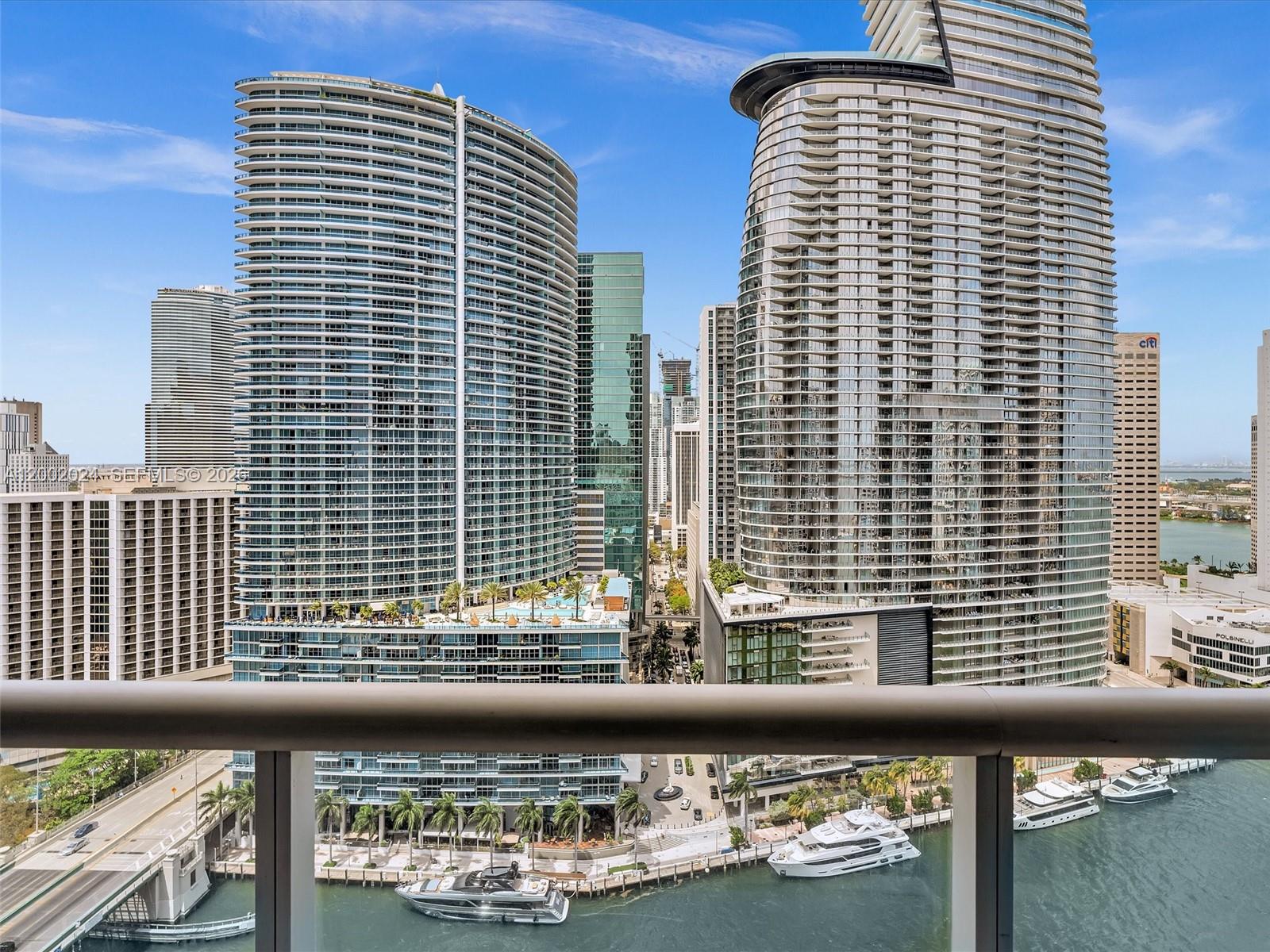475 Brickell Ave # 2715