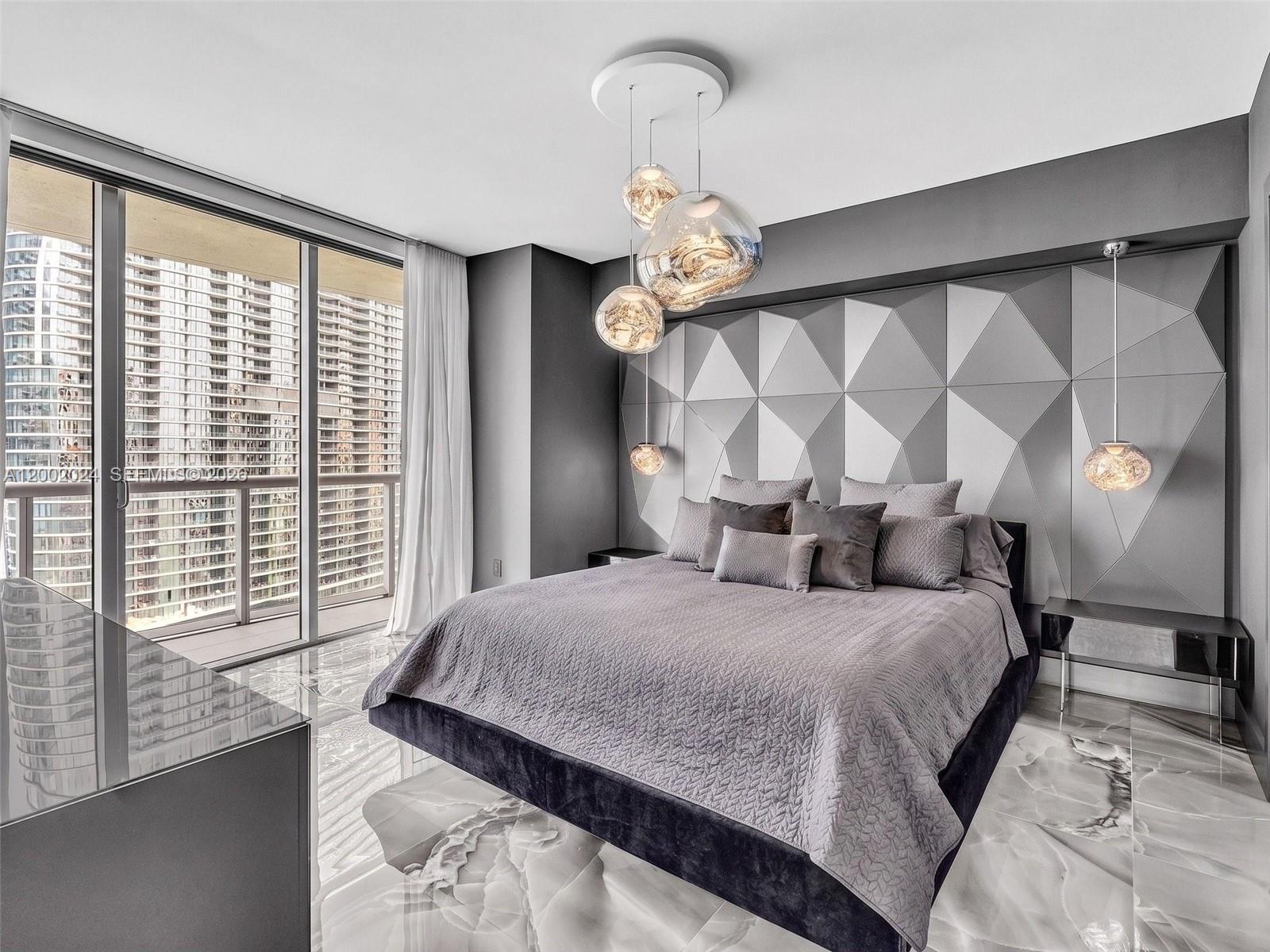 475 Brickell Ave # 2715