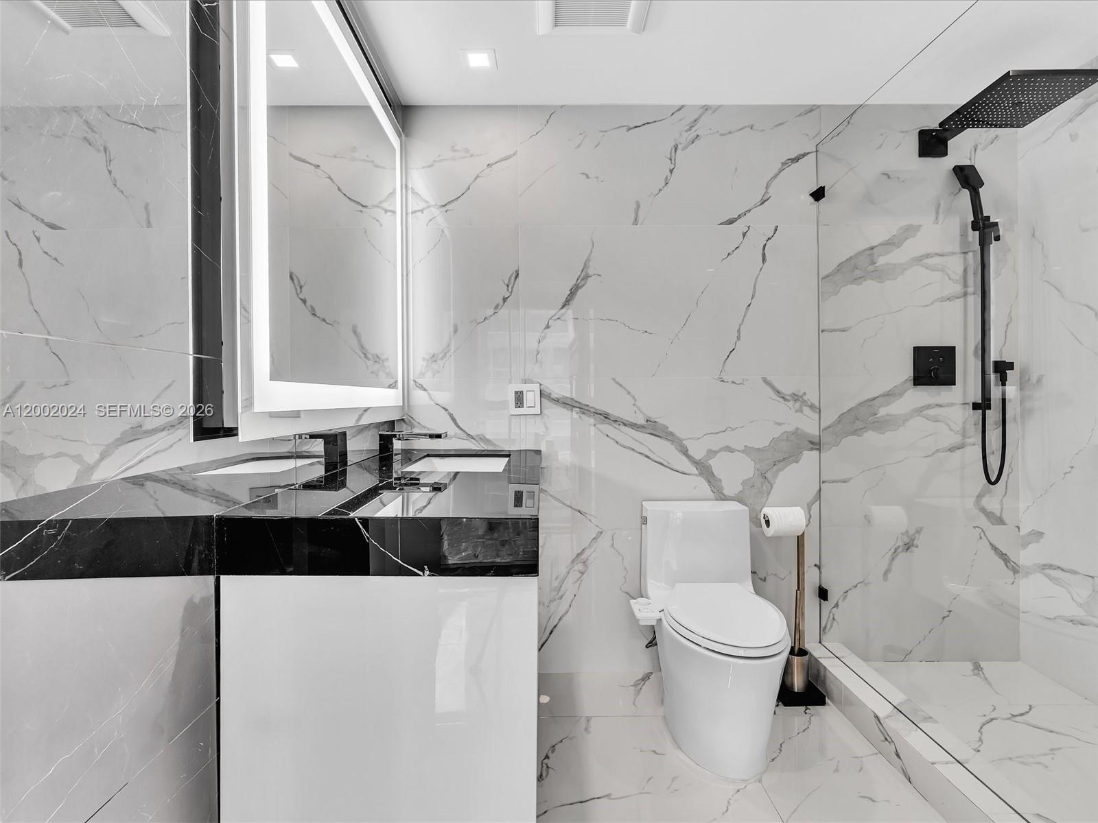 475 Brickell Ave # 2715