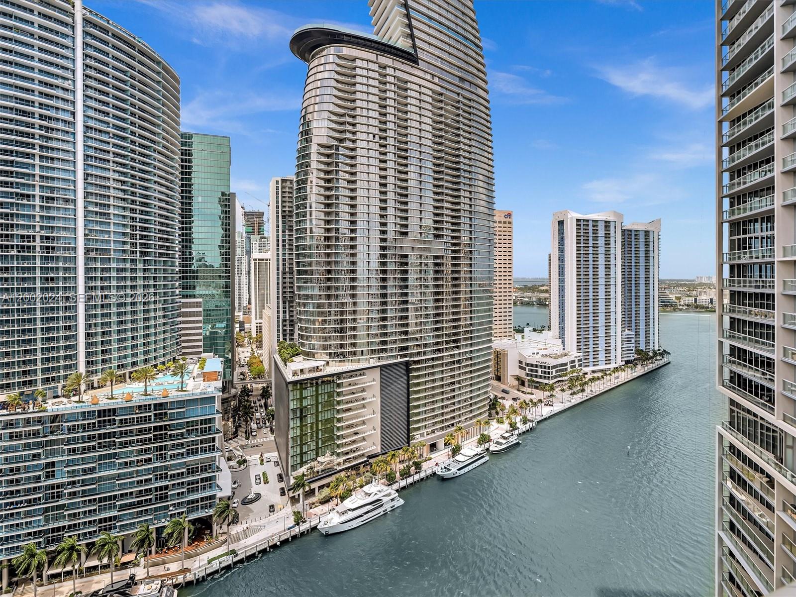 475 Brickell Ave # 2715