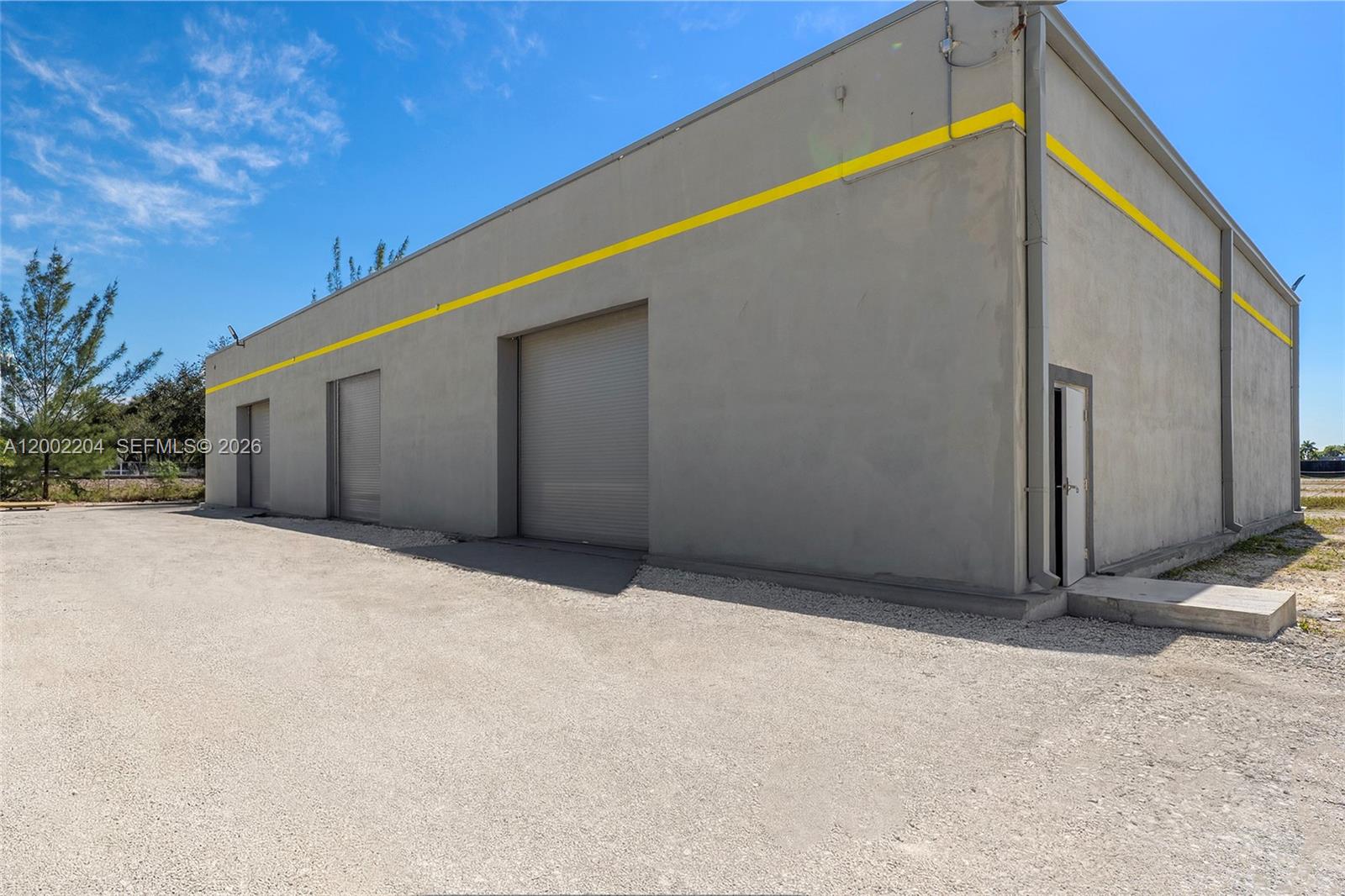 3080 Sheridan St Warehouse + Office