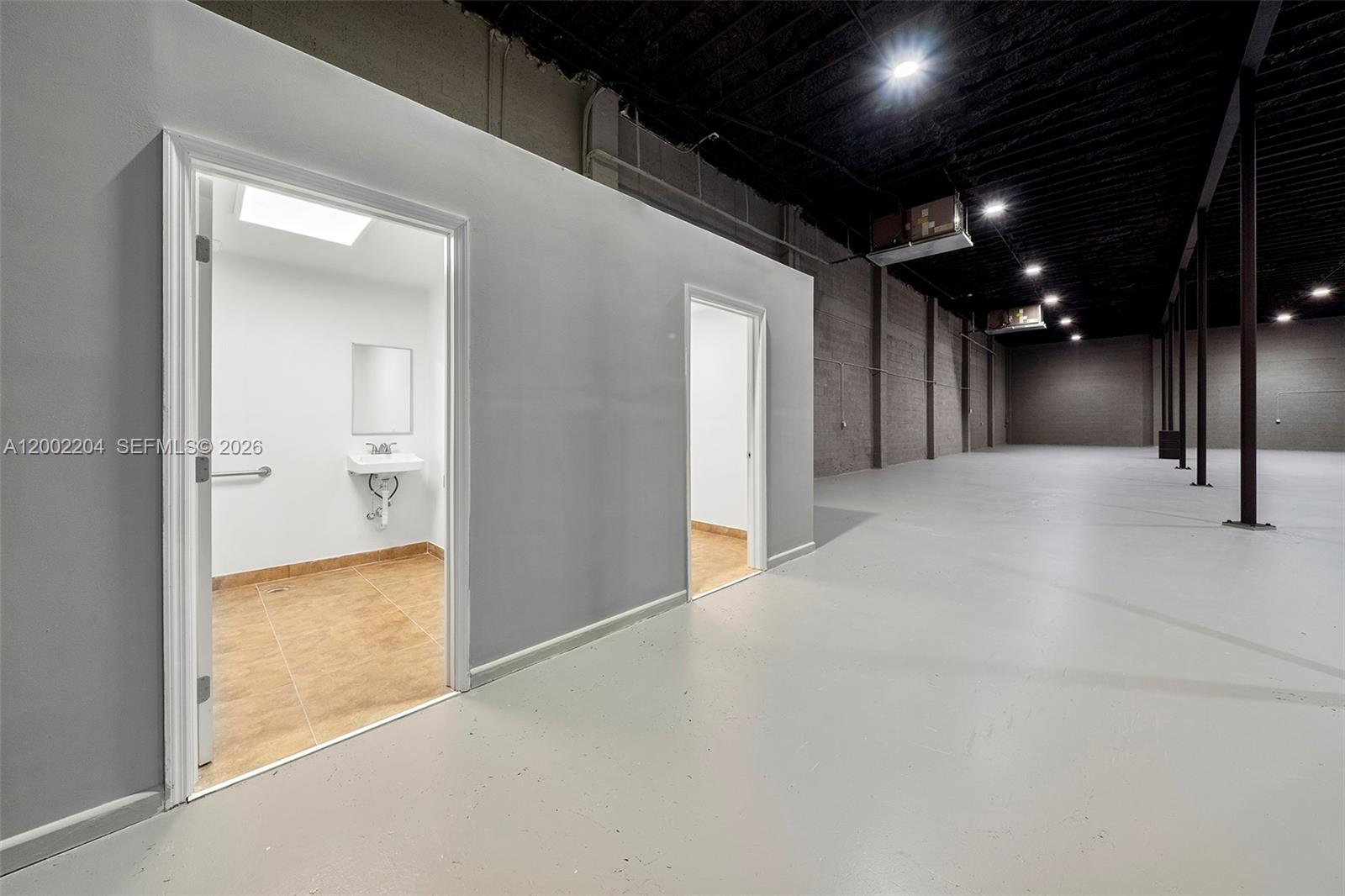 3080 Sheridan St Warehouse + Office