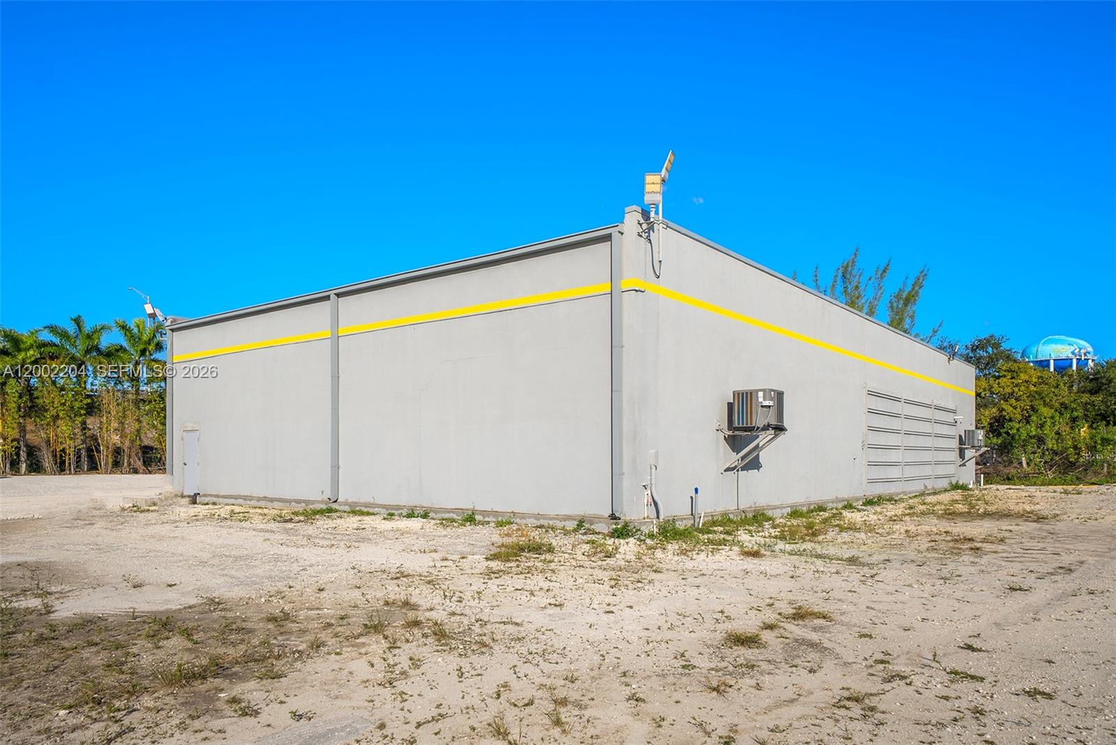 3080 Sheridan St Warehouse + Office