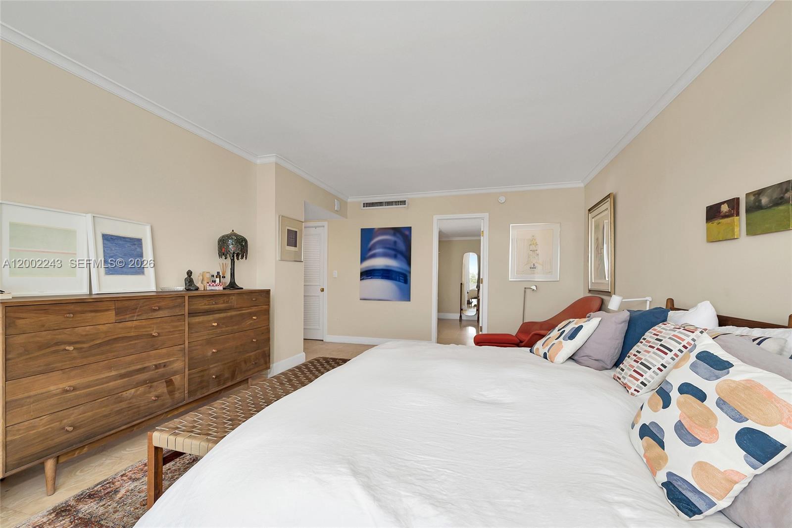155 OCEAN LANE DR # 1101