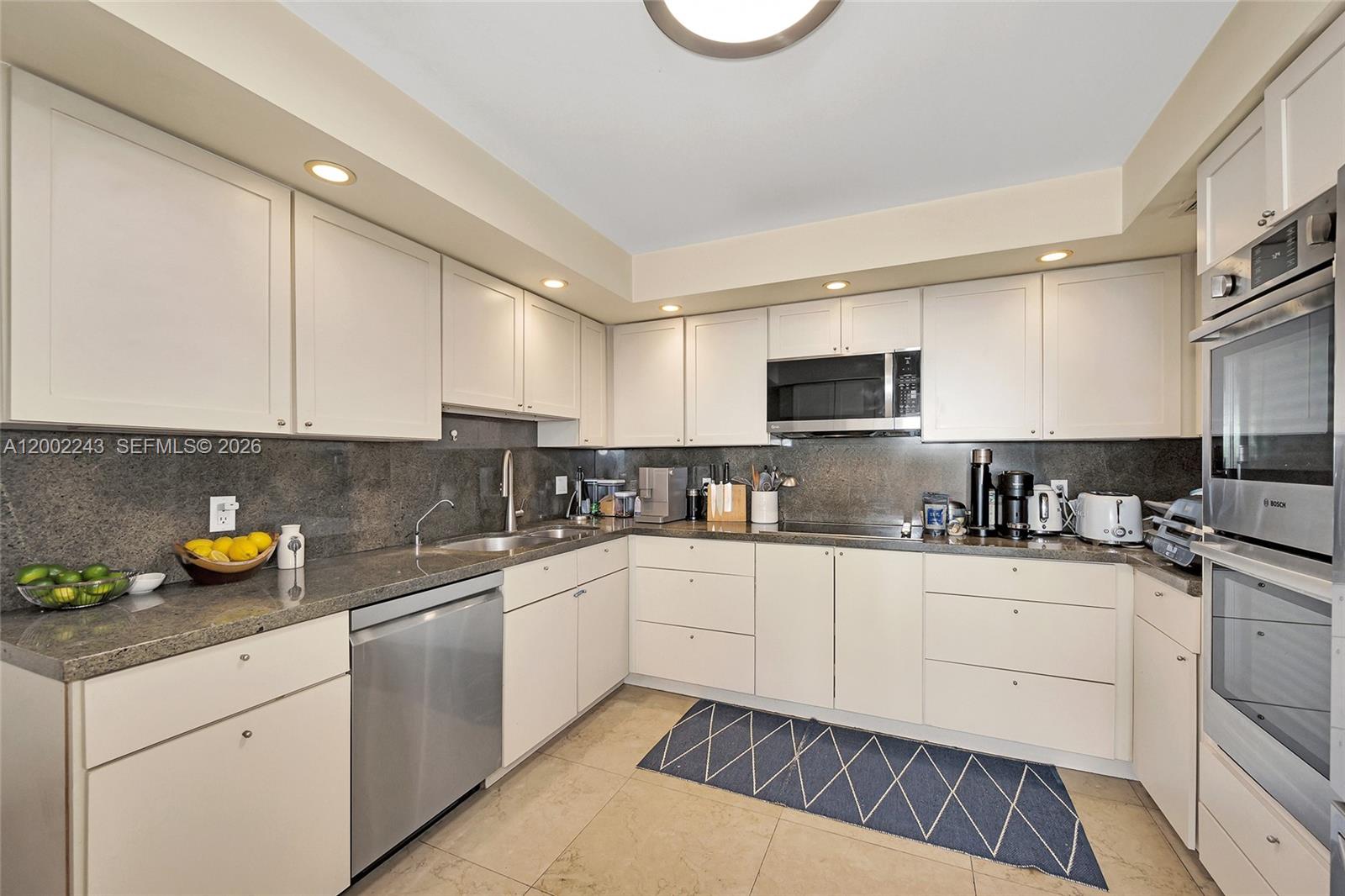 155 OCEAN LANE DR # 1101