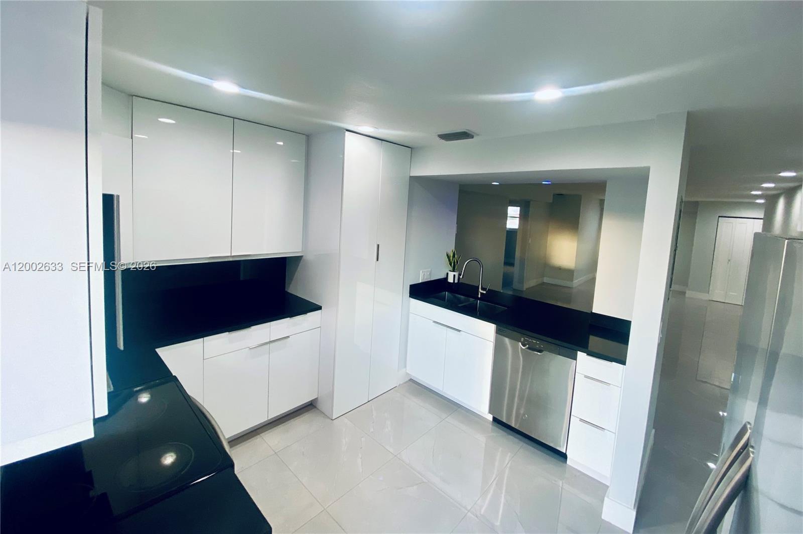 199 SW 12th Ave # C Unit: 501-C