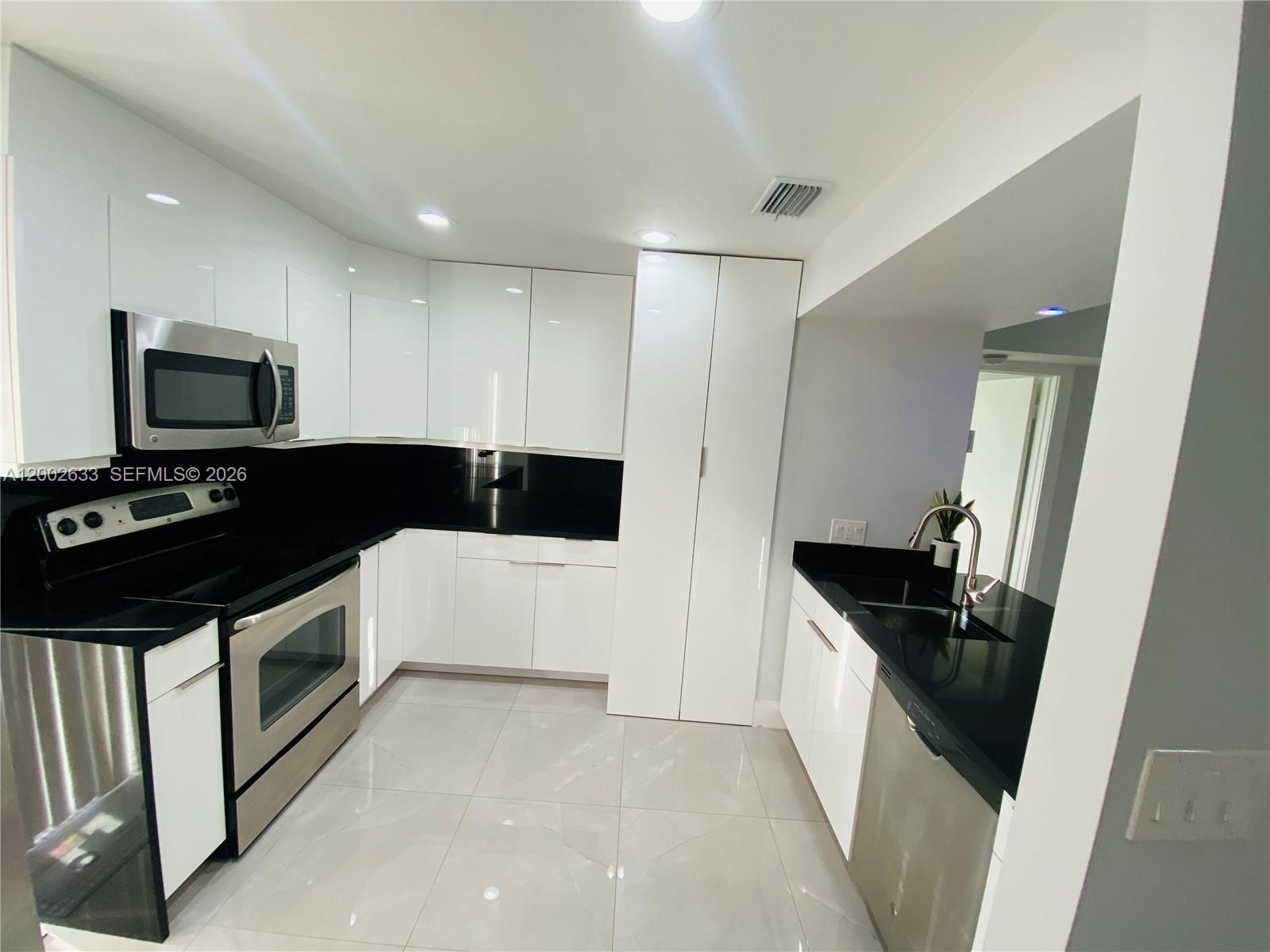 199 SW 12th Ave # C Unit: 501-C