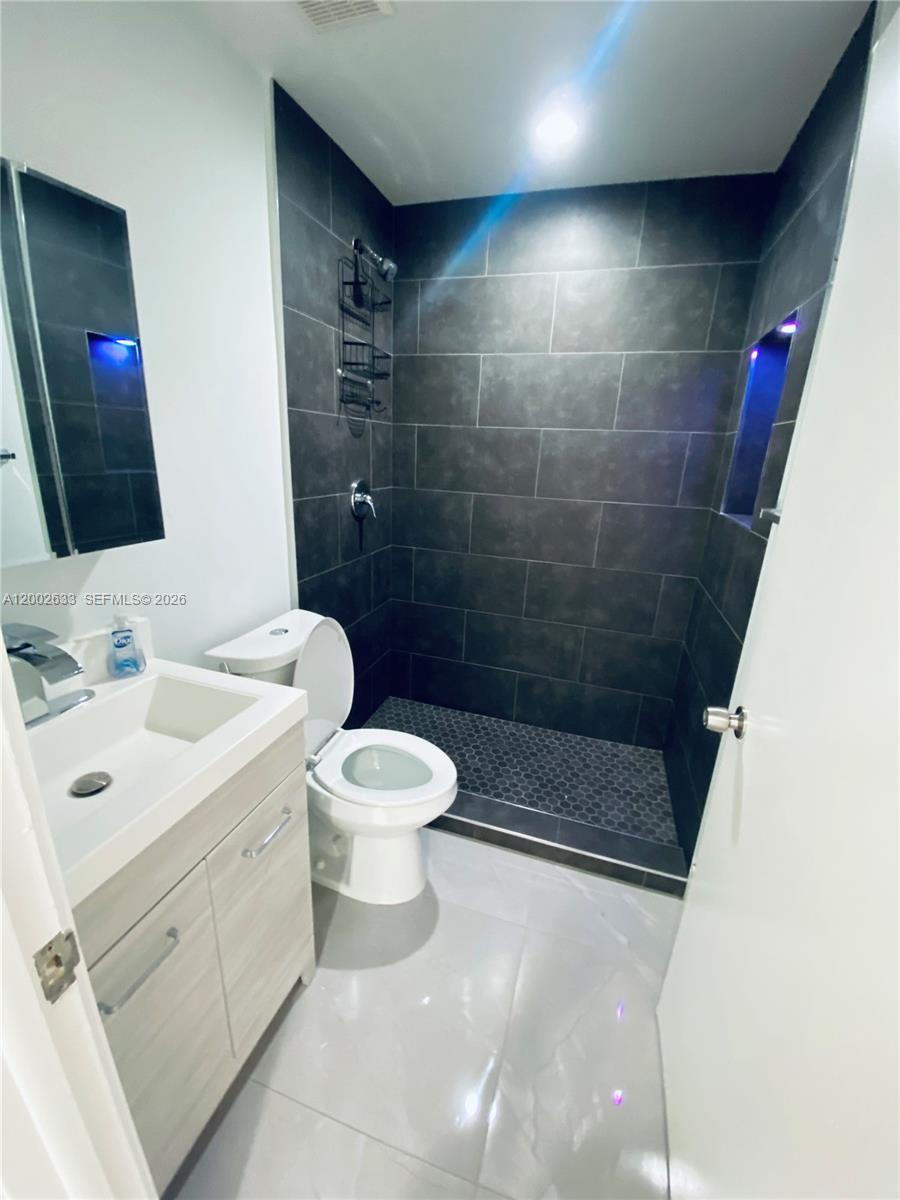 199 SW 12th Ave # C Unit: 501-C