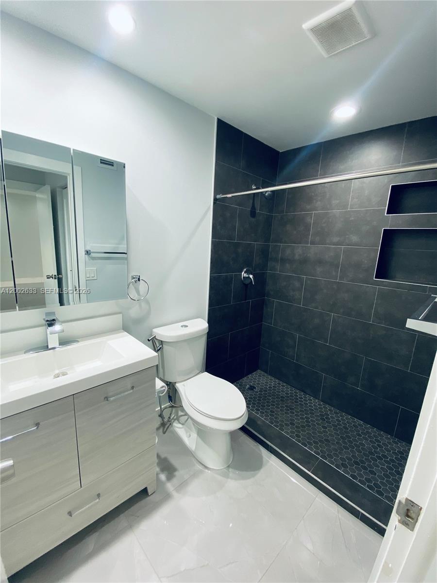 199 SW 12th Ave # C Unit: 501-C