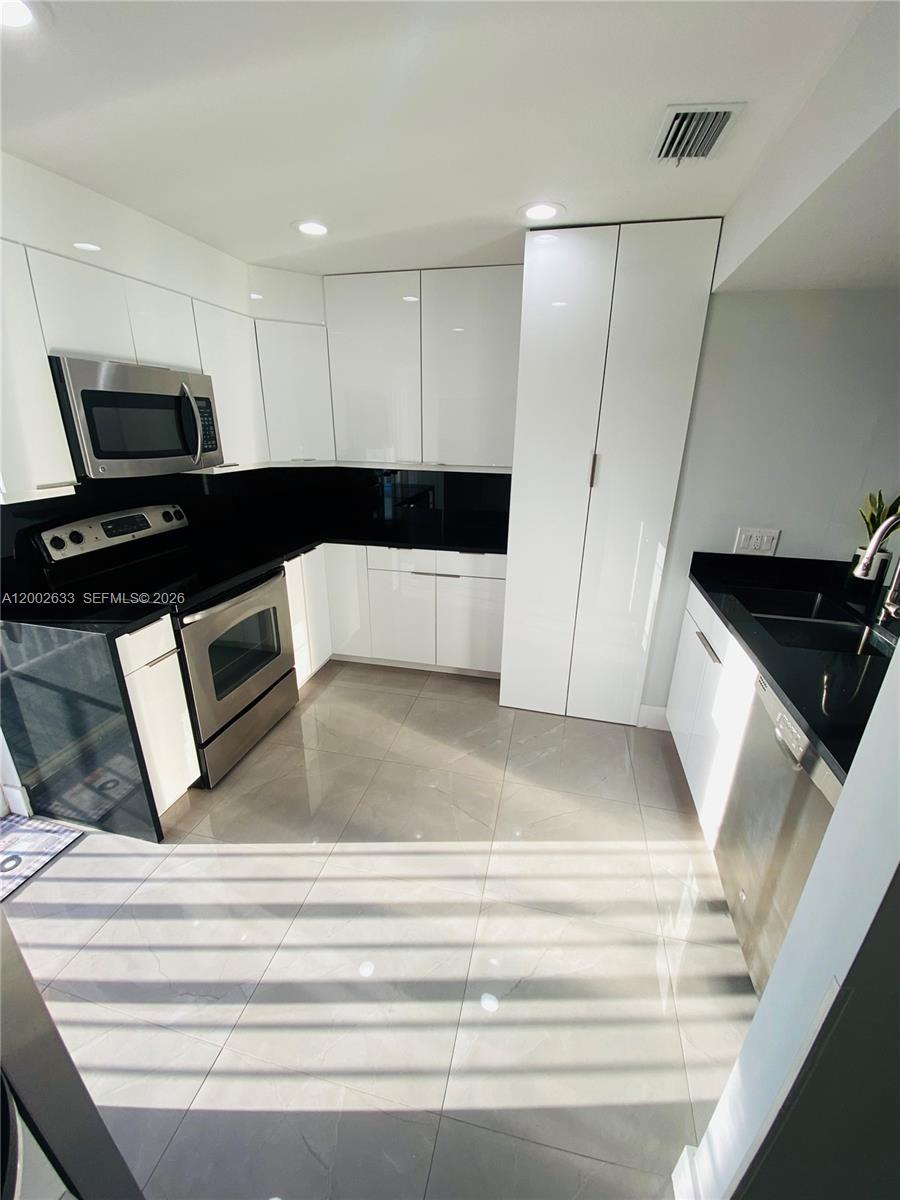 199 SW 12th Ave # C Unit: 501-C