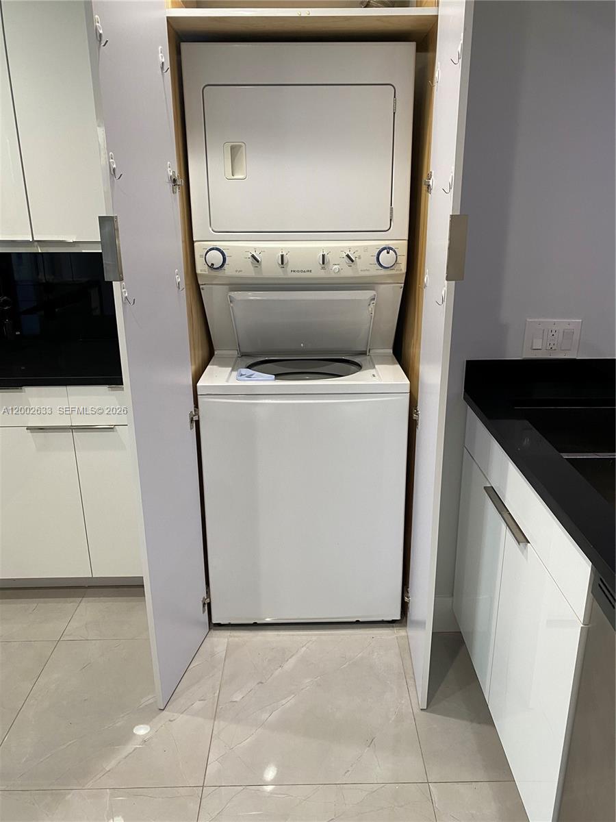 199 SW 12th Ave # C Unit: 501-C